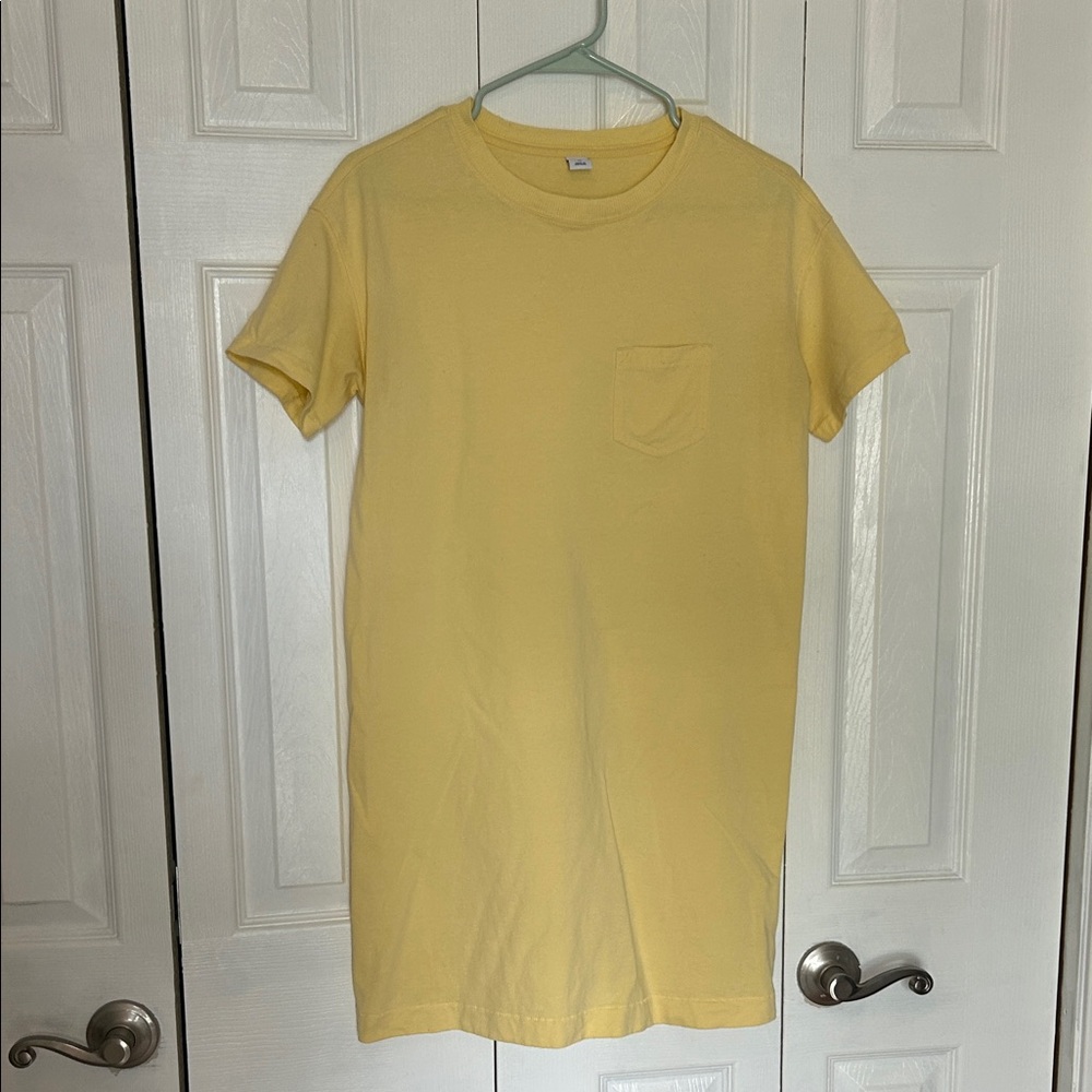 Old Navy Light Yellow Crewneck Tee